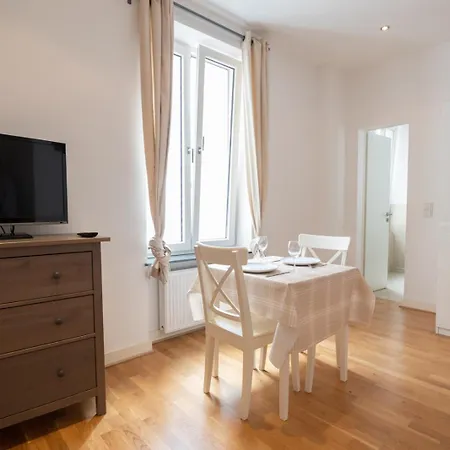 Charming Frankfurt Apartment *