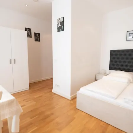 Charming Frankfurt فرانكفورت